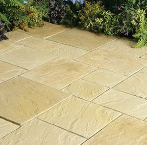 Abbey 5.76m Mixed Paving Kit in York Gold