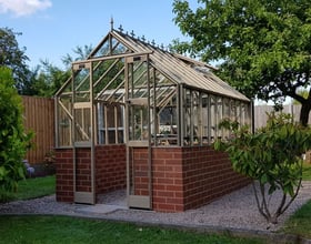 Dwarf Wall Brick Greenhouse